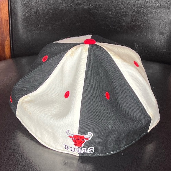 Chicago bulls Mitchell & Ness hat - Picture 5 of 7